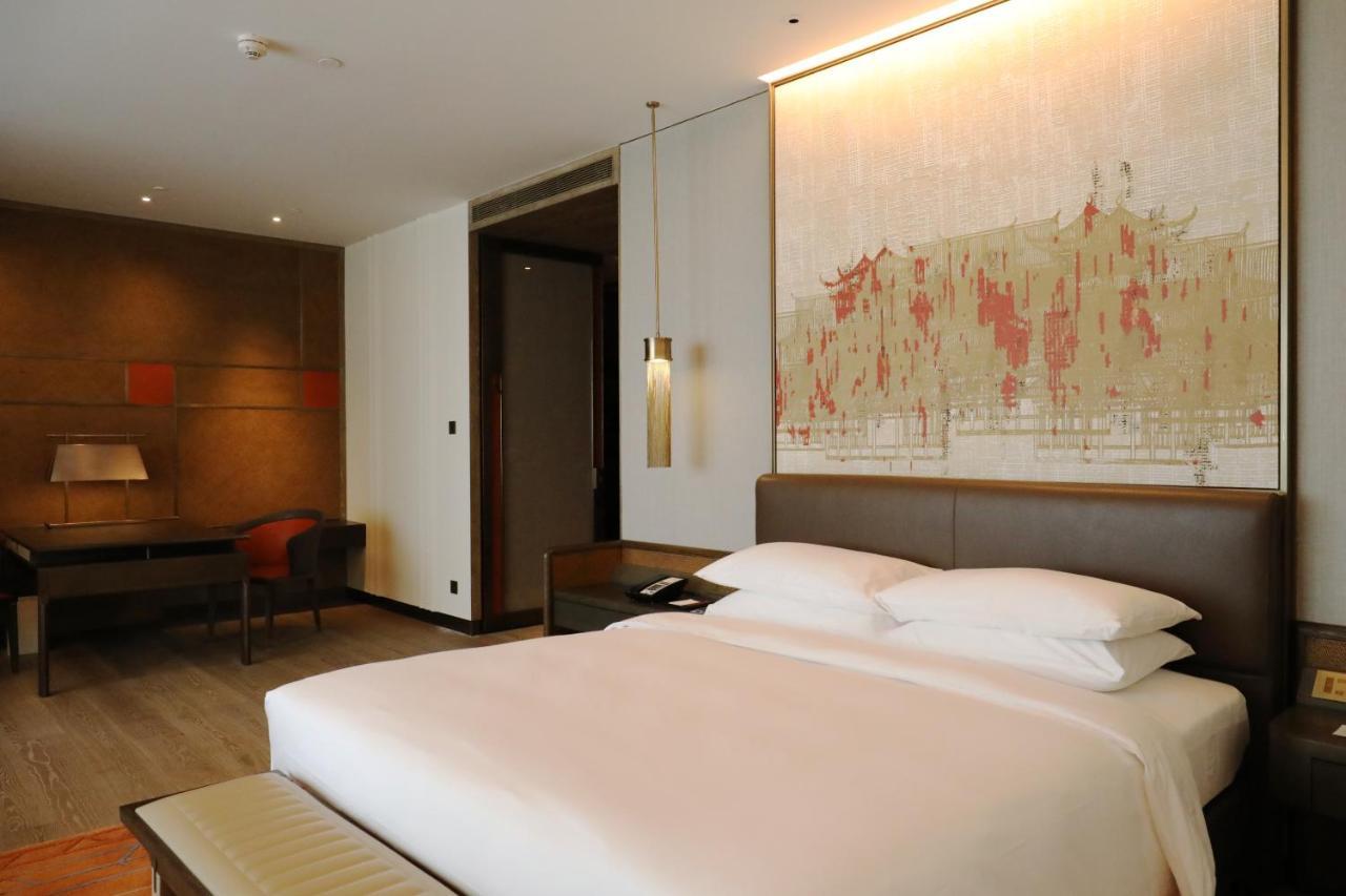 Отель Grand Hyatt Xi'An Сиань Экстерьер фото