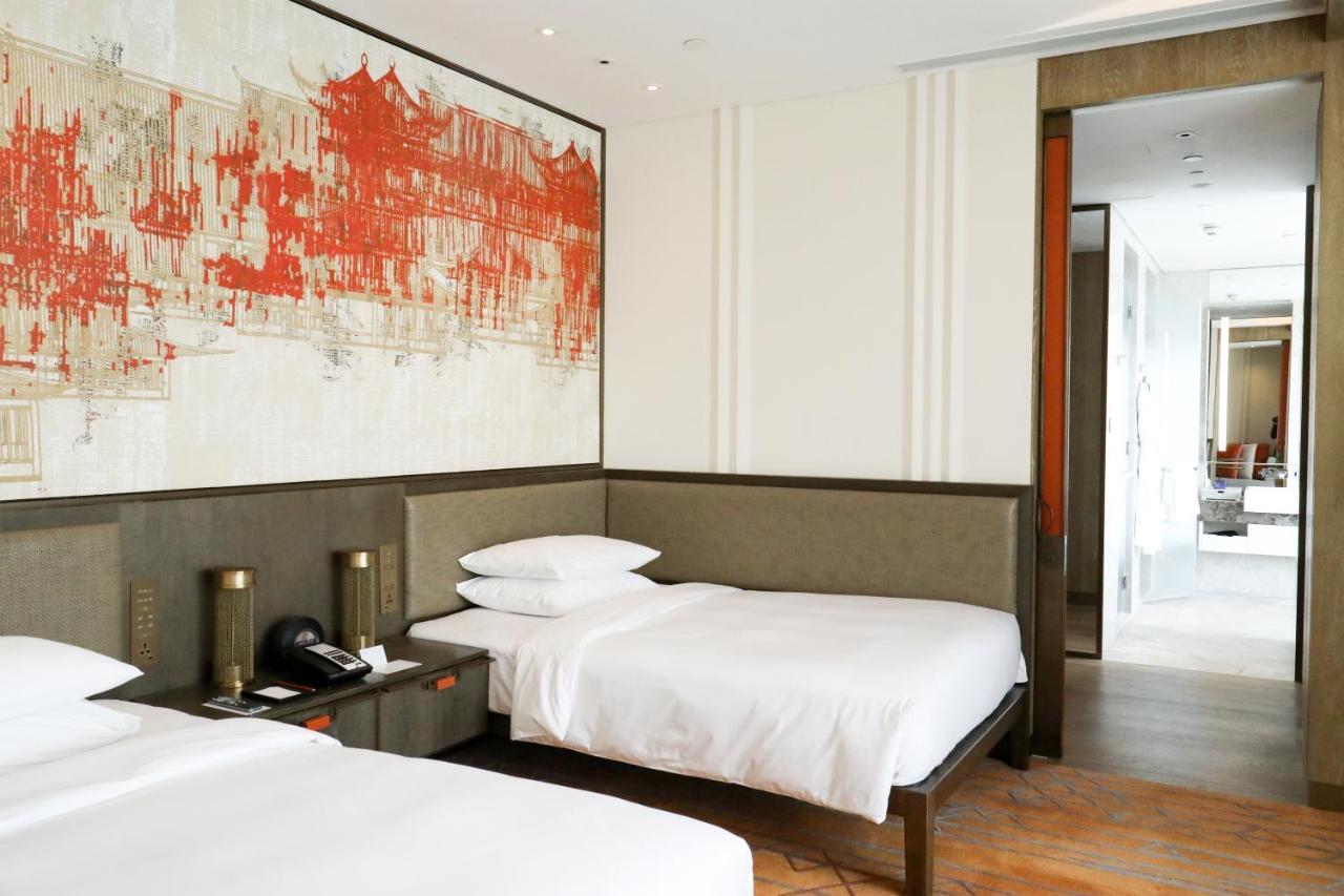 Отель Grand Hyatt Xi'An Сиань Экстерьер фото